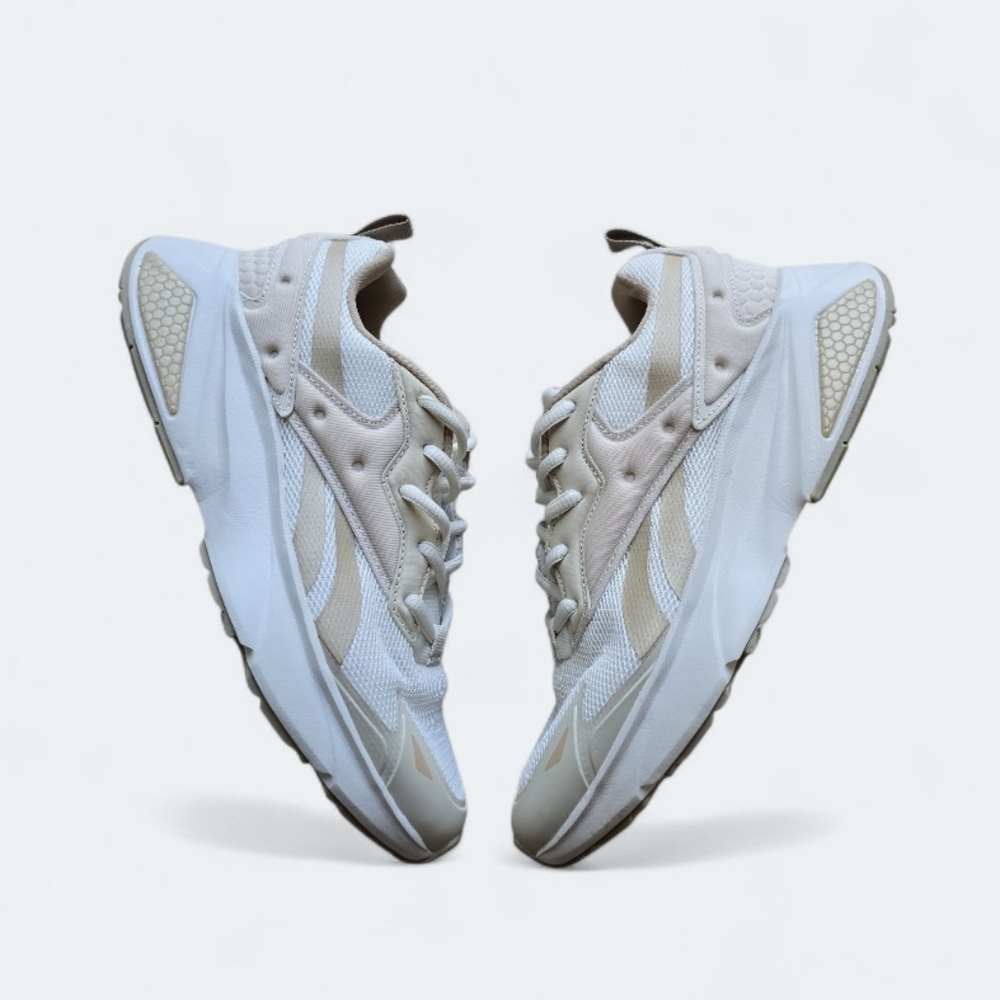 NEW Reebok Girls Gold Accent Athletic Sneakers